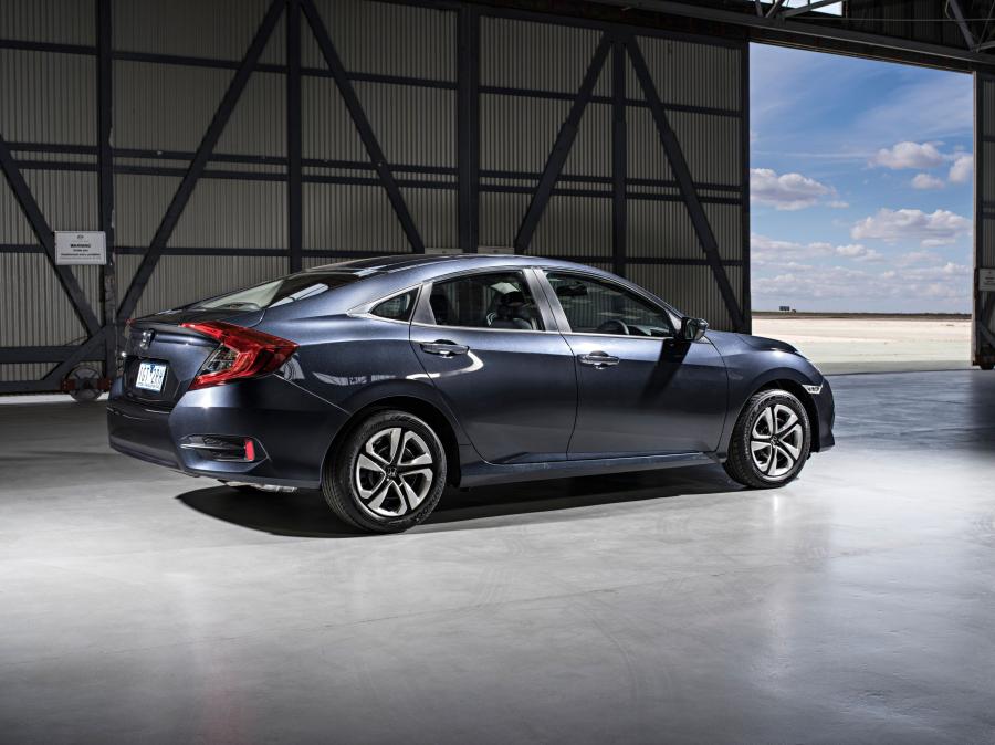  Honda Civic Sedan 2016 года  (AU) (фото 15 из 30)